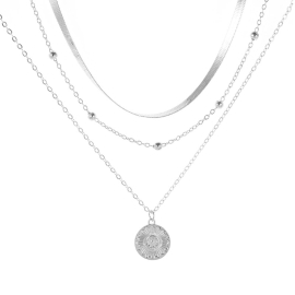 Produktbild: Silver-colored three-row necklace Giulina with medallion Silver-colored three-row necklace Giulina with medallion