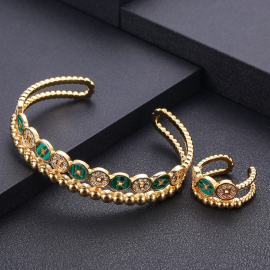 Set bracciale rigido e anello con pietre preziose di zirconi cubici