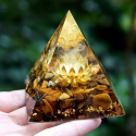 Orgonitpyramide mit Tiger Auge und mit Lotusmuster Orgonitpyramide mit Tiger Auge und mit Lotusmuster