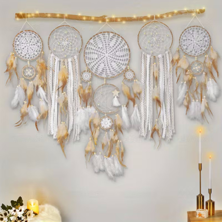 5er Set hellbraun-weisse Traumfänger mit mehreren Ringen – stilvolle Wanddeko mit Boho-Charakter