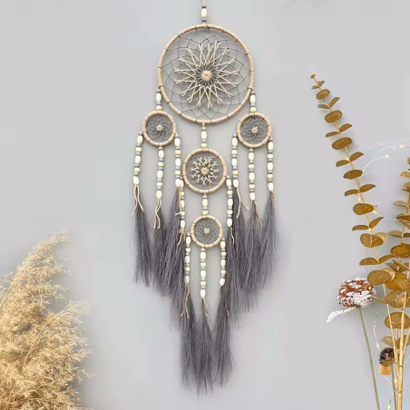 Elegant dreamcatcher with 5 rings for a naturally calm atmosphere