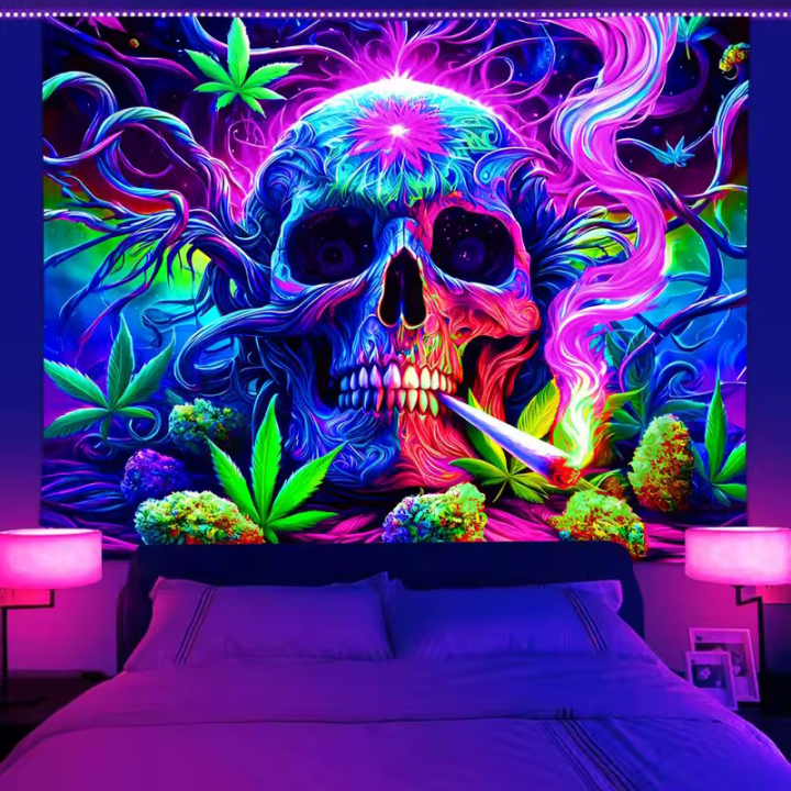 Tenture XXL lumière noire avec tête de mort fluo