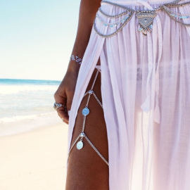 Produktbild: Stylische Bauchkette Giulia mit Triangel Silberfarbige Bauchkette Giulia mit Triangle - Modeschmuck  - 1